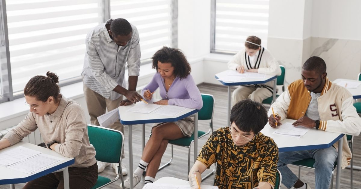 bolsa no ensino médio
