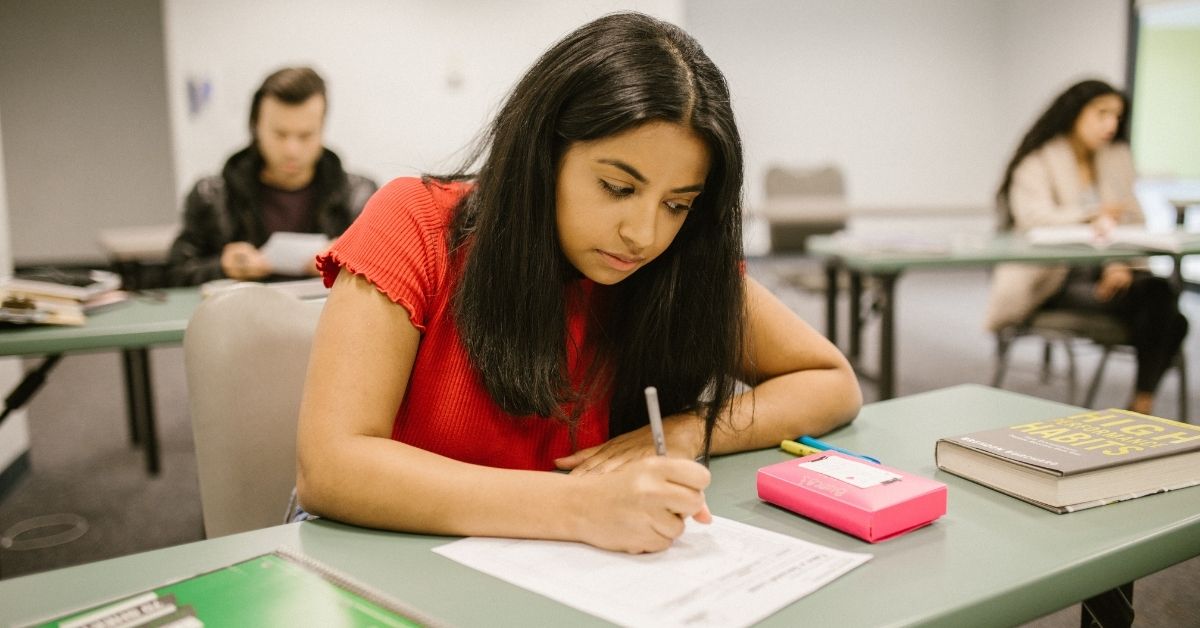 Como funciona o vestibular agendado em faculdades parceiras do Educa Mais Brasil